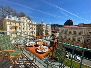 Balconies above colonnade - Marienbad - 0