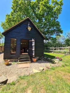 Gatwick hideout - Charlwood - 0
