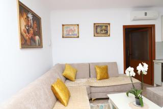 Downtown Apartment 2 - Berat - 3