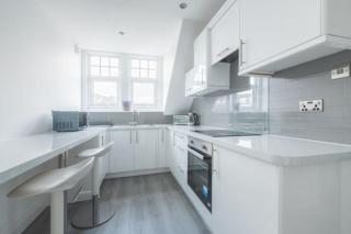 Coast View Luxury Apartment - 1