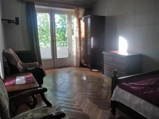 5 minutes to subway - 7