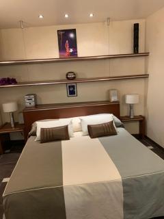 Véritable Suite d'Hotel! - Orange - 0