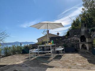 Apartments near the beach, with terraces and seaview at House B. - 2