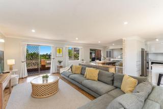 High On Hill - Big, Bold & Beautiful - 0