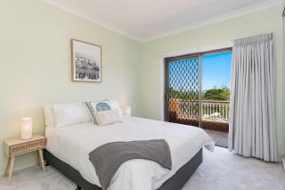High On Hill - Big, Bold & Beautiful - Yamba - 6