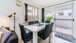 RED Rock - Townhouse in Town - Yamba - 9