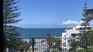 The Beach At Your Doorstep! - Caloundra - 0