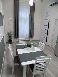 A10 Alkotmány B Apartment - Budapest - 2