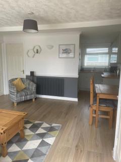 Chalet Bonair Spacious comfortable 2 Bedroom Chalet sleeping 4 Dartmouth - 7