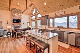 Mountainside Retreat with Fire Pit in Banner Elk - 1