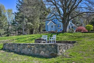 Charming Retreat with Fire Pit and Spacious Yard! - 9