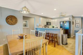 Lake-View Condo with Community Pools in Osage Beach! - Osage Beach - 4