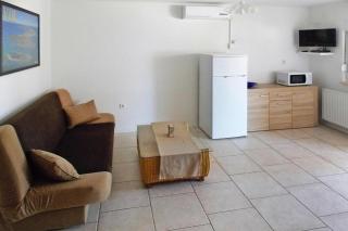 Coastal Family Apartment on Vir Island - 3