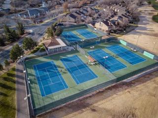 Resort Villa 2 - Stunning views of the Pool and golf course! Large upper patios for entertaining! - St. George - 6