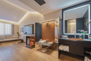 Atour S Hotel Wuxi Nanchang Street - 1