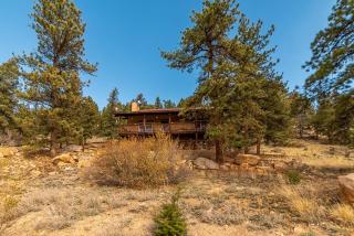 Relax and Unwind with Breathtaking Panoramic Views - Red Hill House - 5