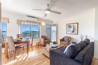 Blue Vista 8 13 Victoria Parade - Studio with air con and spectacular views - Nelson Bay - 6