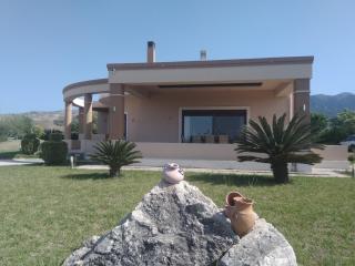 Kos Villa - Family Comfort with large Garden, Jacuzzi - Kos - 8