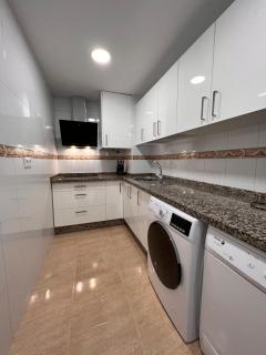 TORREMOLINOS CENTRO - Beautiful , newly renovated 2 bedroom apartment - Torremolinos - 4