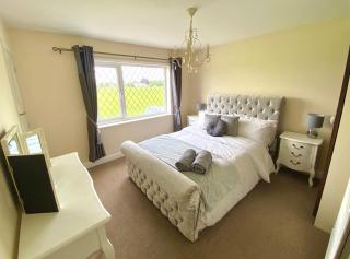 Cosy Cottage Great Bentley near station and shops - 4