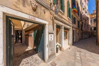La Locandiera - Venice - 7