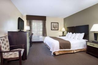 Baymont by Wyndham Dale - 4