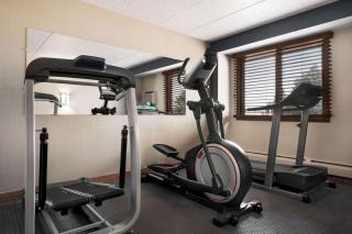 Days Inn by Wyndham Fort Collins - Fort Collins - 7