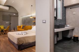 Zoe Suites - 3