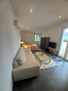 Une petite maison et sa prairie - 7