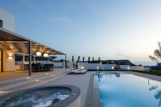 Alma Villa, 2000m2 Luxury Living, by ThinkVilla - Angeliana - 2