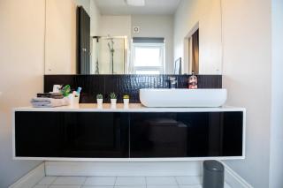 Le Cwtch - Stylish City Flat With Workspace - 1