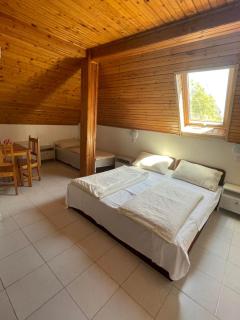 Lelle Centrum Vendégház - 1