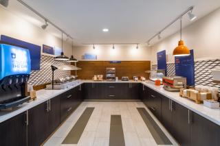 Holiday Inn Express Hotel & Suites Talladega by IHG - Talladega - 4