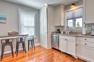 Mystic Refuge with Patio Less Than 1 Mi to Downtown! - 2