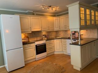 Kvaløya apartment by the sea - 8