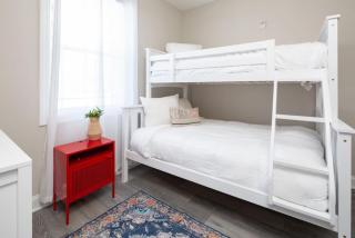 Lovely 4BR King Beds Steps To Beach and Pier J - Myrtle Beach - 3