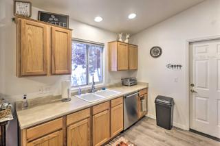 Kid-Friendly Kingman Home Near Parks and Dining - Kingman - 1