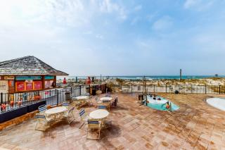 Pelican Beach Resort III - 9