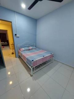 Flora Homestay Jenjarom - Jenjarum - 1