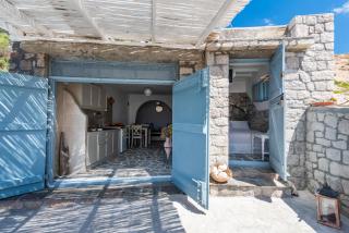 Sarakiniko Boat House - Mandrakia - 6
