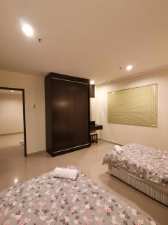 Spacious & Homey Apartment at Marina Island by JoMy Homestay - Lumut - 6