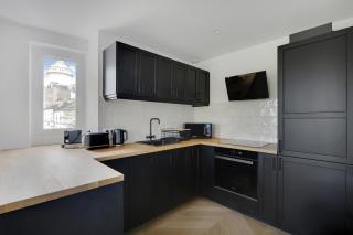 Pick A Flat's Apartment on Place du Tertre - 6