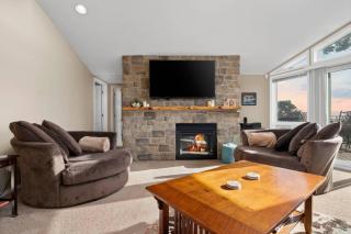 Oceanfront Retreat - Rockaway Beach - 3