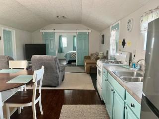 Whiskey River Cottages formerly Seaway Slips - Clayton - 3
