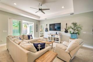 5 Mi to Beach and Walk to Park Modern Venice Home - 5