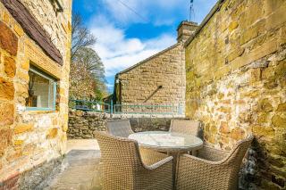The Aubrey - a gorgeous converted 17th Century Grade II listed bolthole in Bakewell - Bakewell - 4