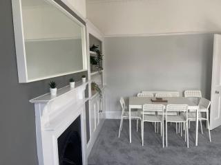 Large Boutique Self Catering Southsea Holiday Flat - 6