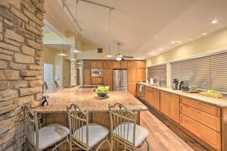 Malakoff Lakefront Home Golf Course On-Site! - 2