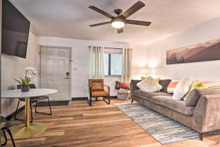 Walk Downtown! Gatlinburg Condo with Patio and Pool - Gatlinburg - 7