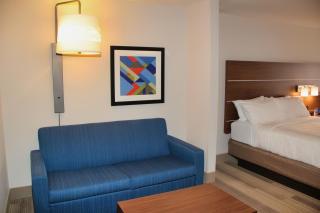 Holiday Inn Express by IHG - 2